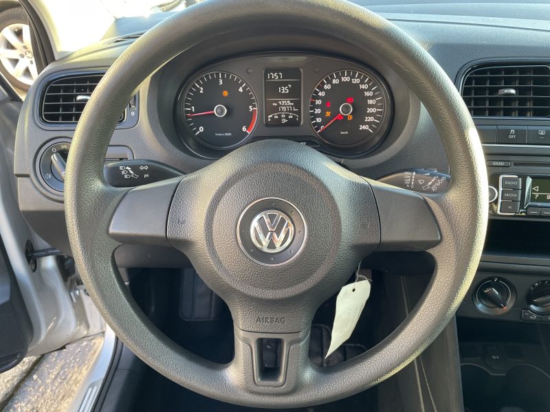 VOLKSWAGEN POLO 2012