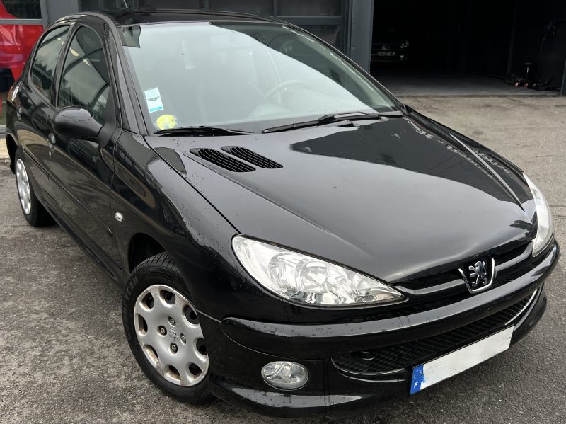 PEUGEOT 206 PHASE 2 1.4 i 75 Cv 1ERE MAIN 53 400 Km 5 PORTES CLIMATISATION BLUETOOTH - GARANTIE 1 AN