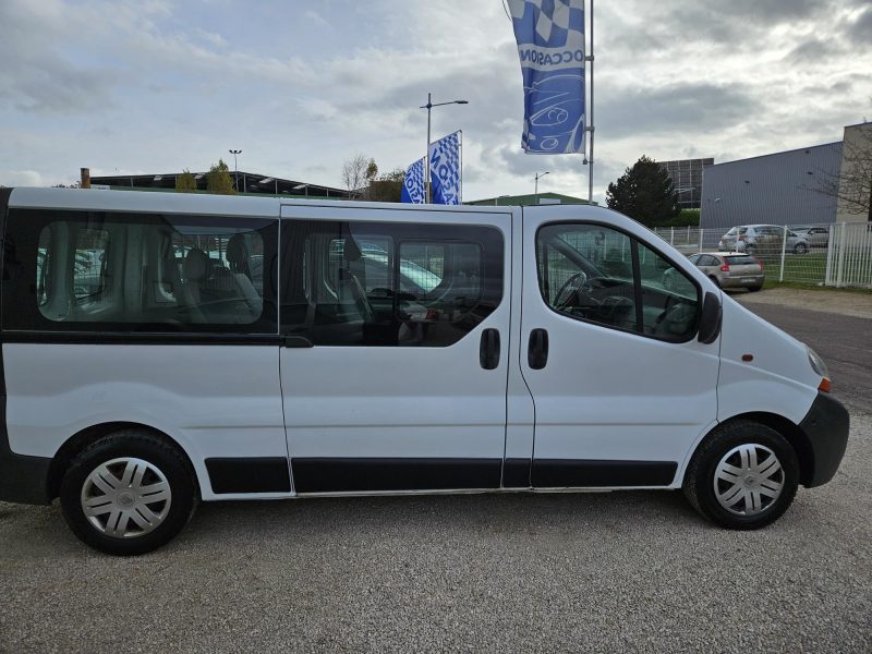 RENAULT TRAFIC 2005