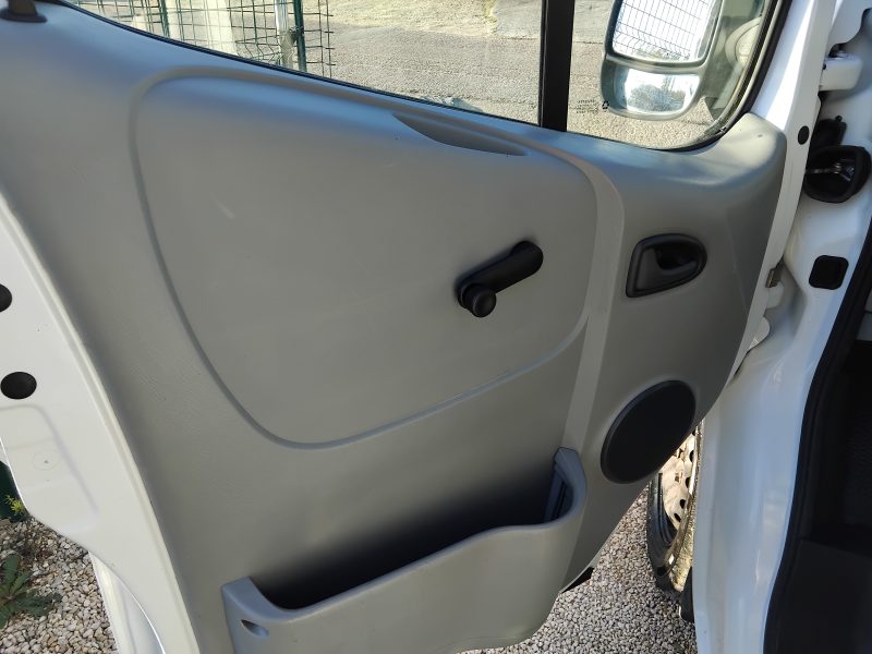 RENAULT TRAFIC 2005