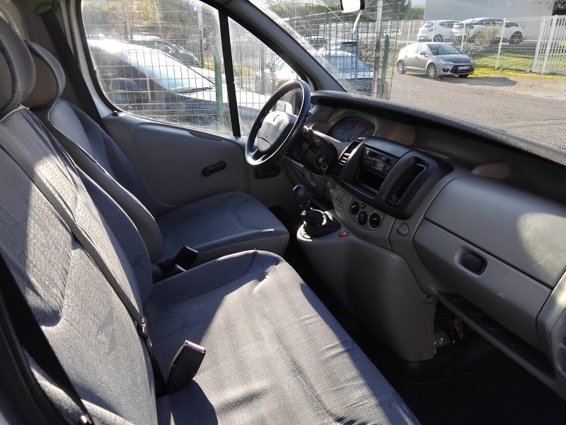 RENAULT TRAFIC 2005