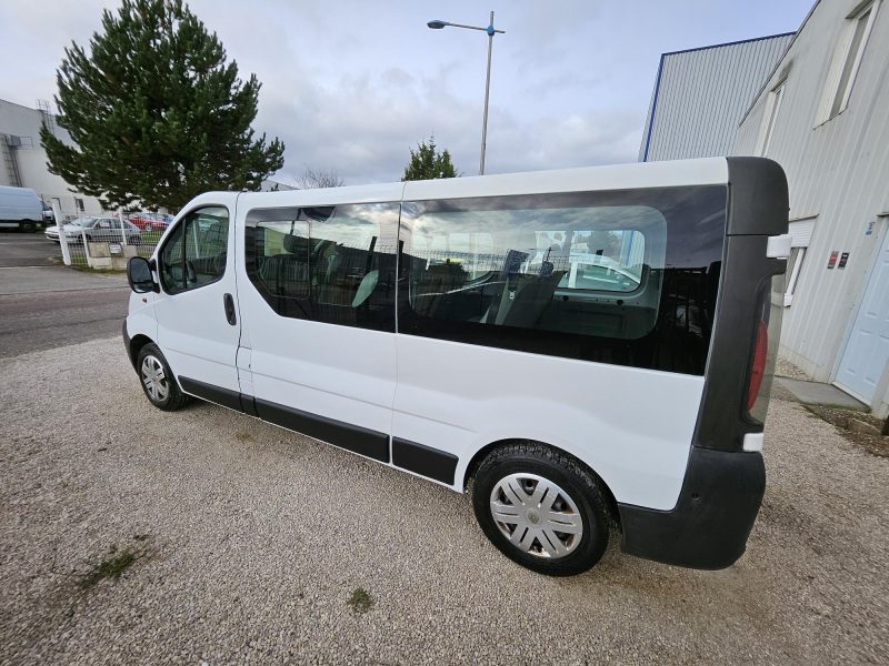 RENAULT TRAFIC 2005