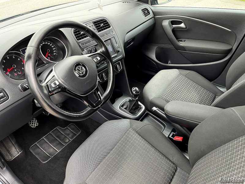 VOLKSWAGEN POLO 2014