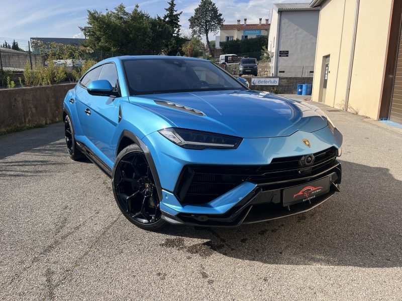 LAMBORGHINI Urus Performante