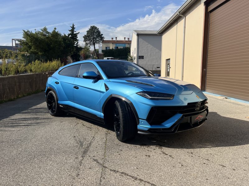 LAMBORGHINI Urus Performante