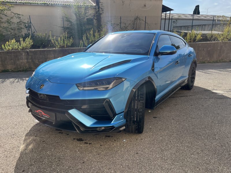 LAMBORGHINI Urus Performante