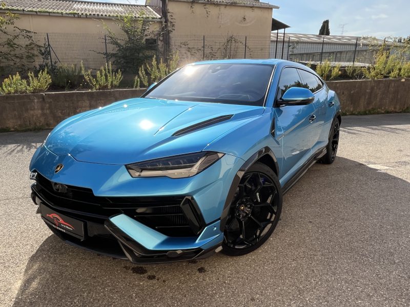 LAMBORGHINI Urus Performante