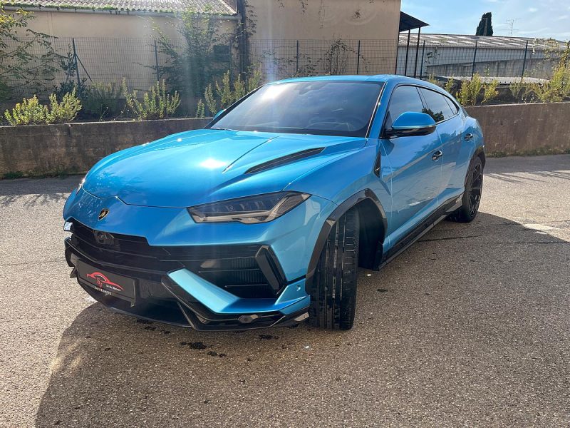 LAMBORGHINI Urus Performante