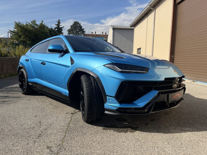 LAMBORGHINI Urus Performante