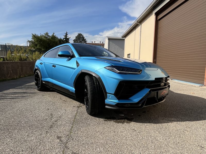 LAMBORGHINI Urus Performante