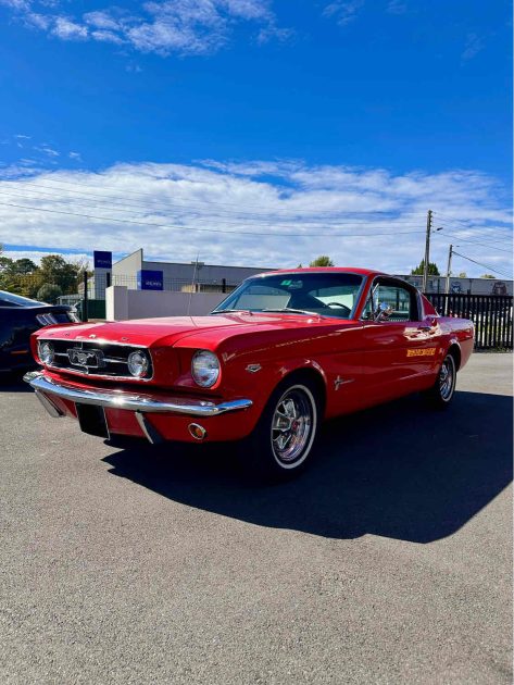 FORD MUSTANG FASTBACK  2+2  289ci v8 1965 