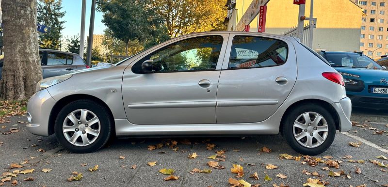 PEUGEOT 206+ 2009