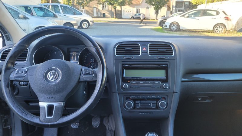 VOLKSWAGEN GOLF 2010