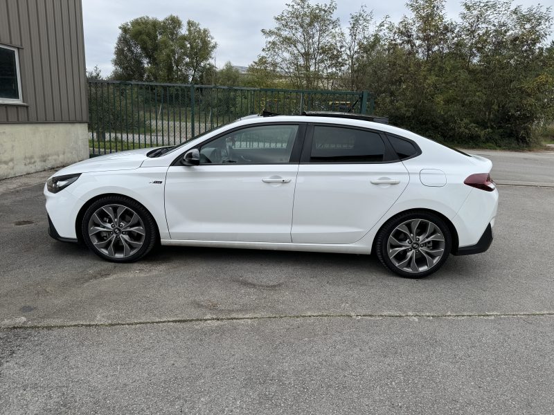 HYUNDAI i30 2019