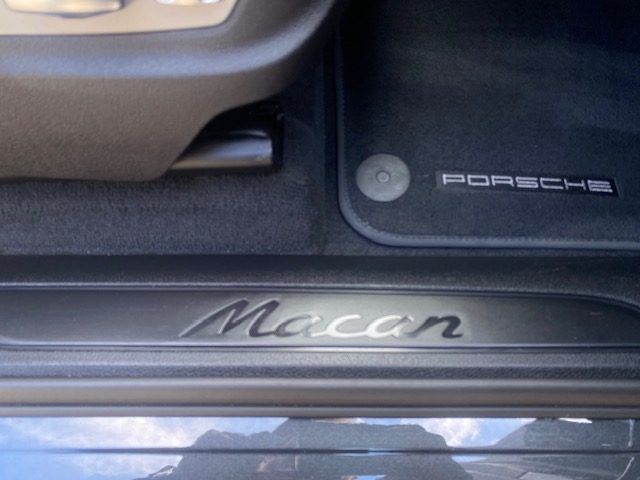 PORSCHE MACAN 2019