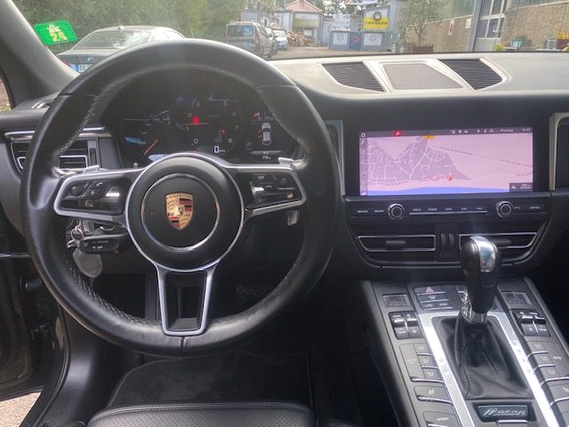 PORSCHE MACAN 2019