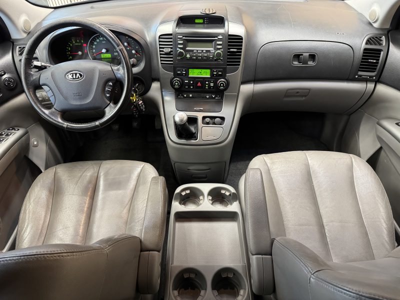 KIA CARNIVAL 2010