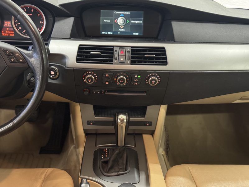 BMW 523I 2006