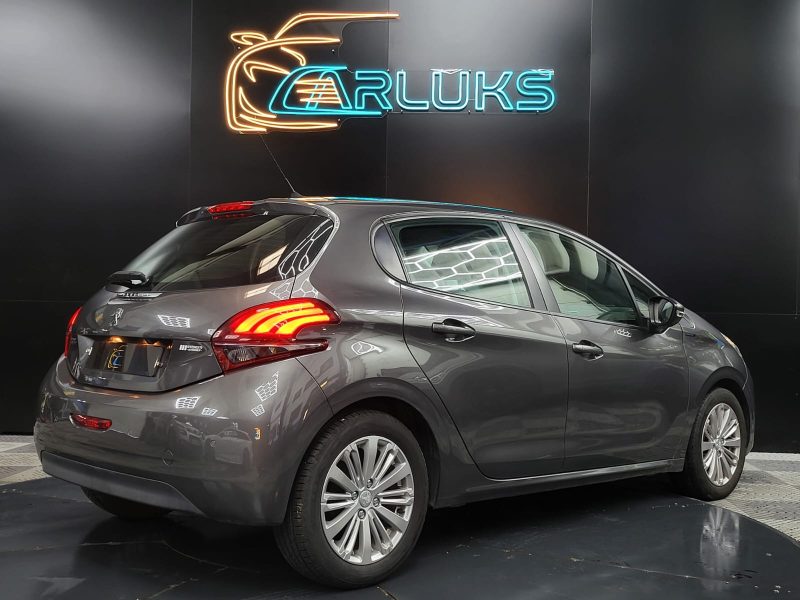 PEUGEOT 208 1.2 PureTech 82cv Signature BVM5