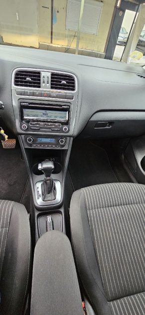 VOLKSWAGEN POLO V 