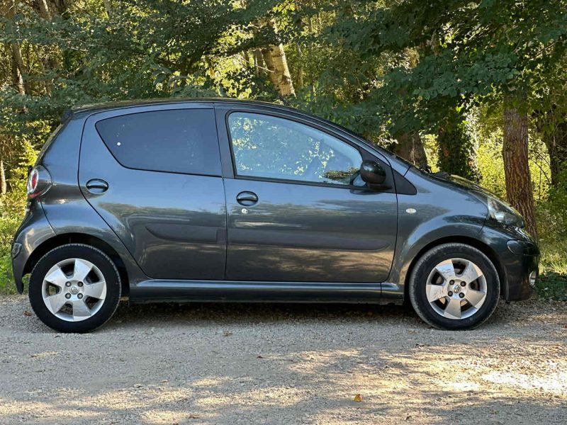 TOYOTA AYGO 1.0 VVT-i 68ch CONNECT 5P