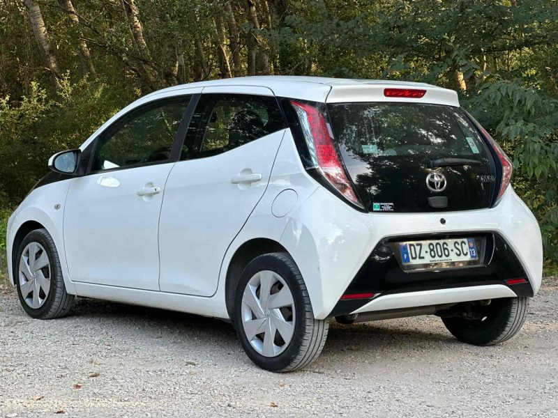 TOYOTA AYGO 1.0 VVT-i 69ch X-PLAY 5P