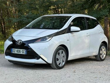 TOYOTA AYGO 1.0 VVT-i 69ch X-PLAY 5P