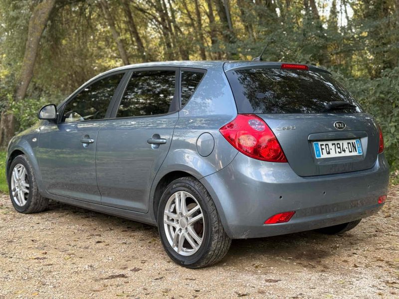 KIA CEE-D 1.6I 126 BVA 5P