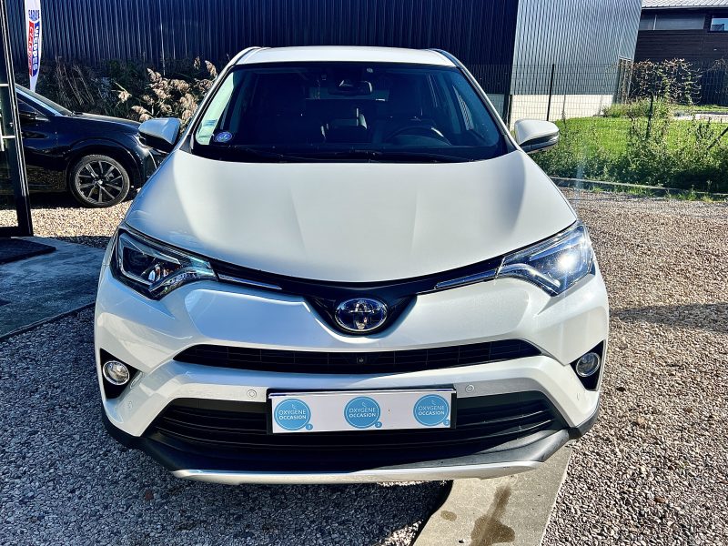 TOYOTA RAV 4 IV 2wd 197ch Lounge 10/2017