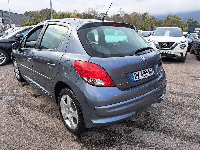 PEUGEOT 207 2011