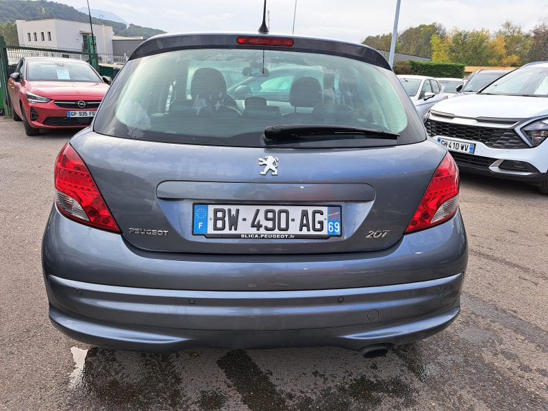 PEUGEOT 207 2011