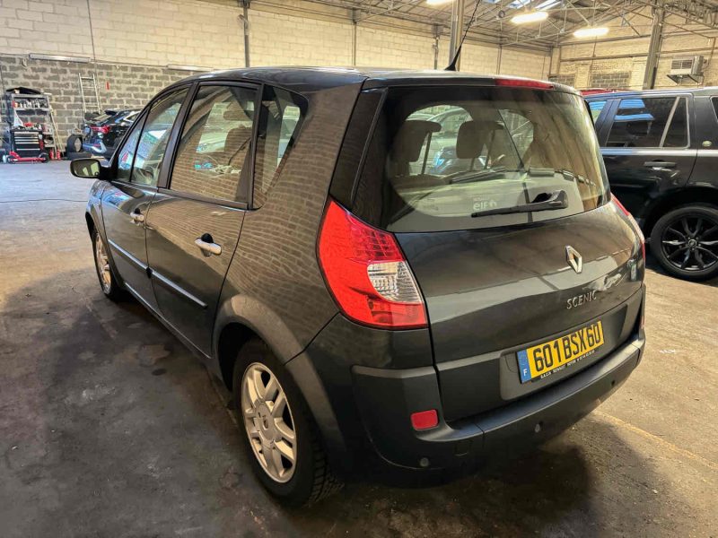 RENAULT SCENIC 1.5 DCi 105 CV