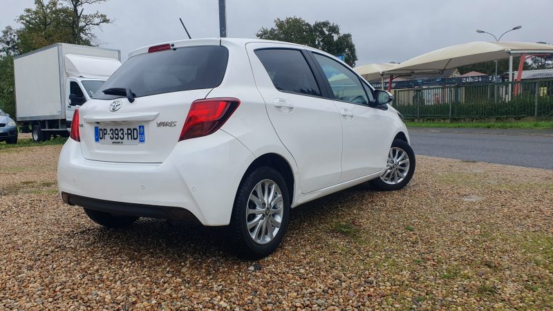 TOYOTA YARIS 2015