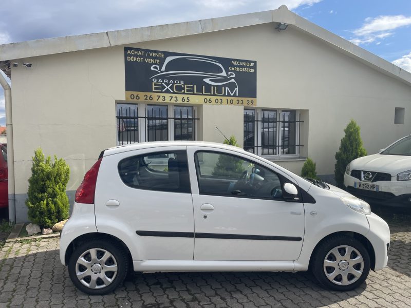 PEUGEOT 107 2010