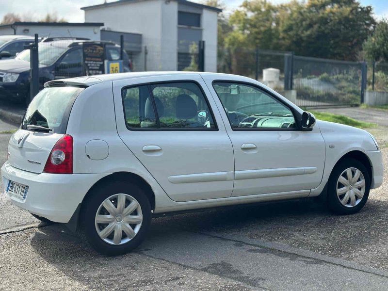 RENAULT CLIO 2010