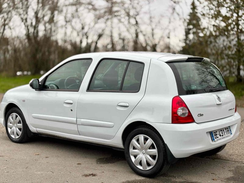 RENAULT CLIO 2010