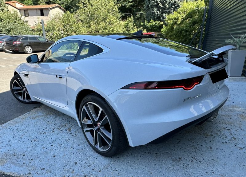 JAGUAR F-Type 2018 Jaguar F-type 2018 COUPE 3.0 V6 340 R-DYNAMIC