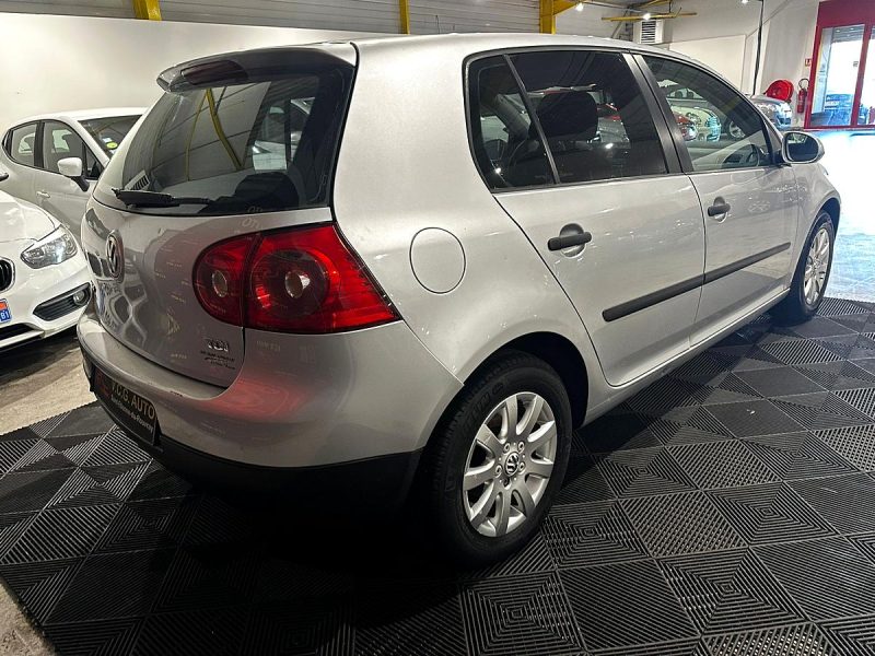 VOLKSWAGEN GOLF V 1.9 TDI 105Ch