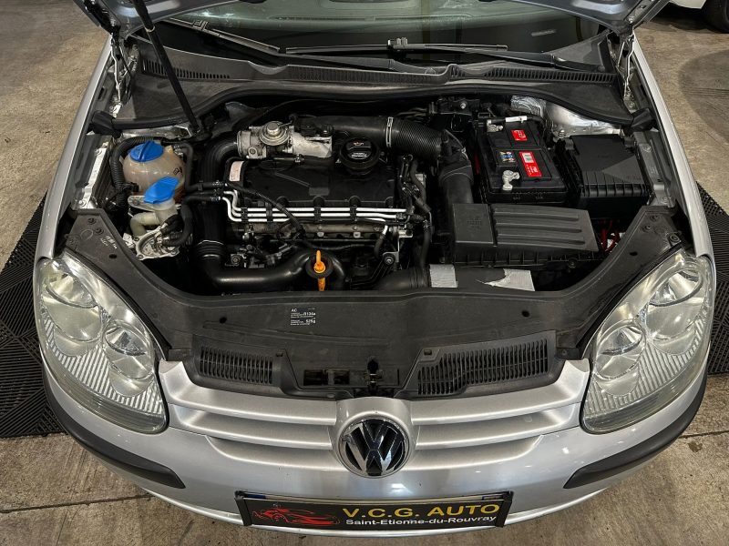 VOLKSWAGEN GOLF V 1.9 TDI 105Ch