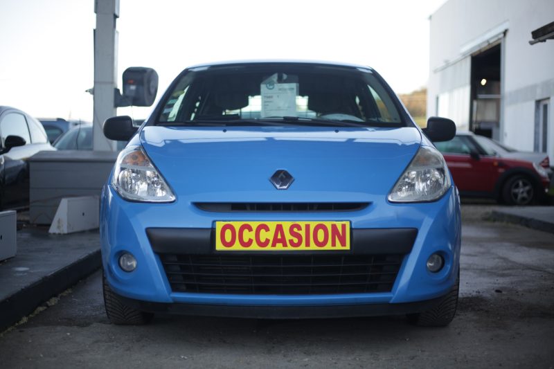 RENAULT CLIO 3 COMMERCIALE - PRIX HORS TAXE 6650€TVA RECUPERABLE