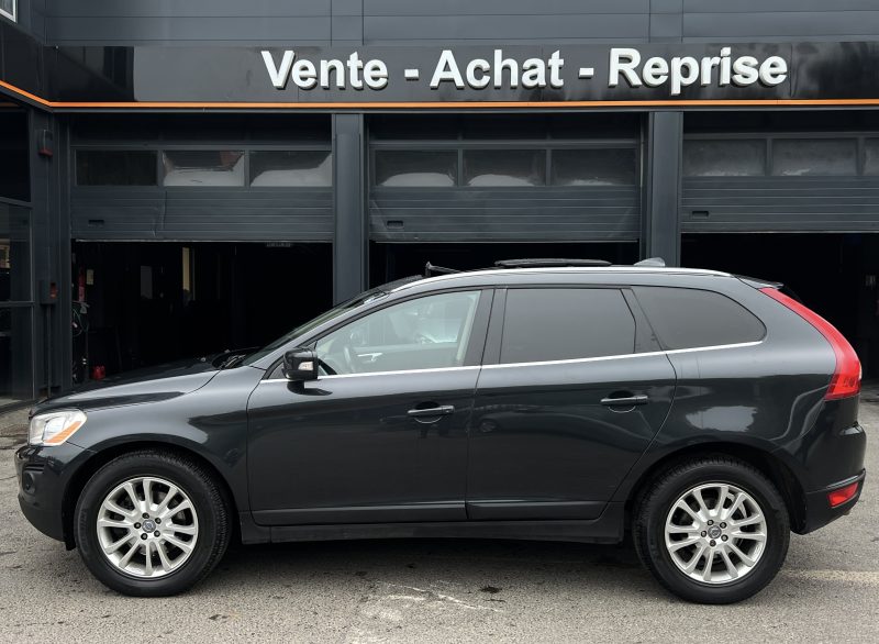 VOLVO XC60 XENIUM D5 2.4 5 CYLINDRES 205 Cv AWD 4x4 BOITE AUTO CUIR TOIT OUVRANT GPS - GARANTIE 1 AN