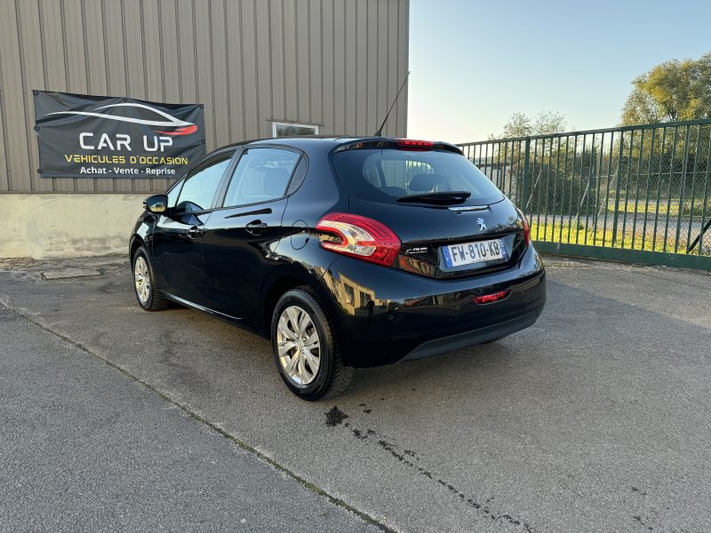 PEUGEOT 208 2013