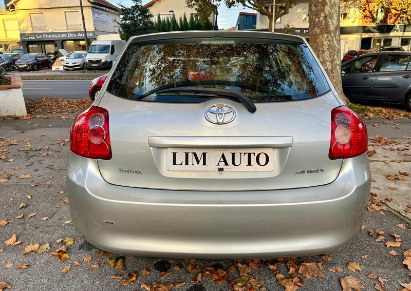 TOYOTA AURIS 2008