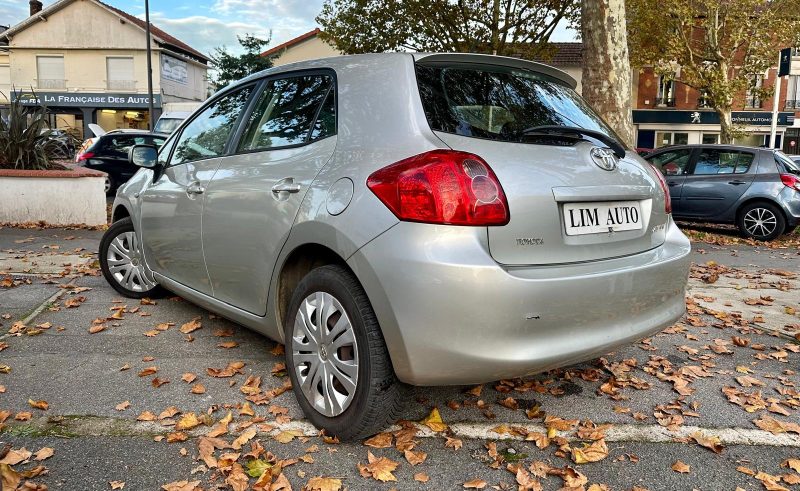 TOYOTA AURIS 2008