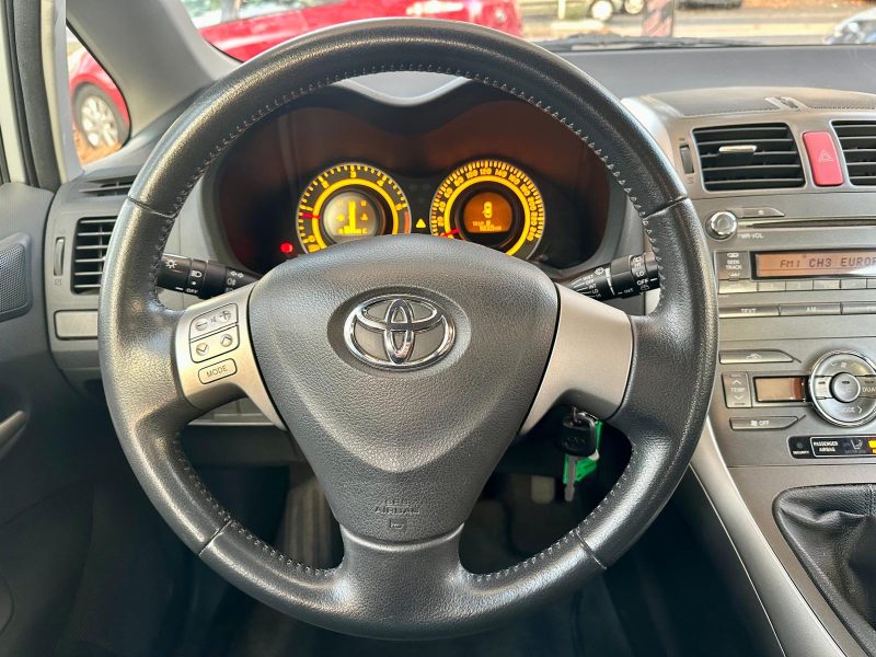 TOYOTA AURIS 2008