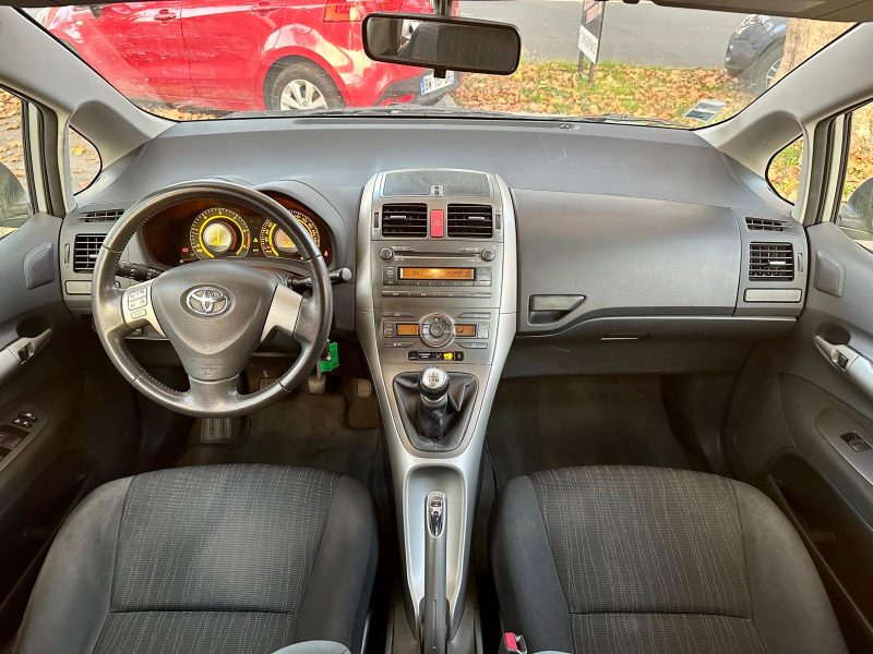 TOYOTA AURIS 2008