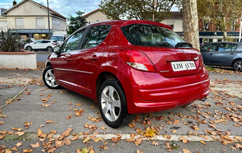 PEUGEOT 207 2010