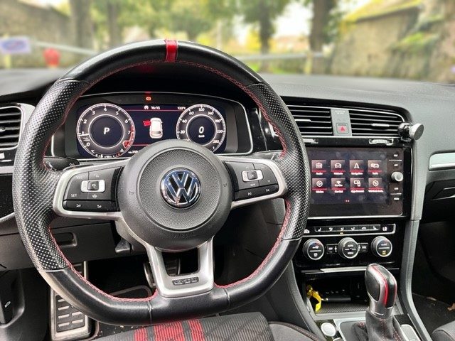 VOLKSWAGEN GOLF 2019