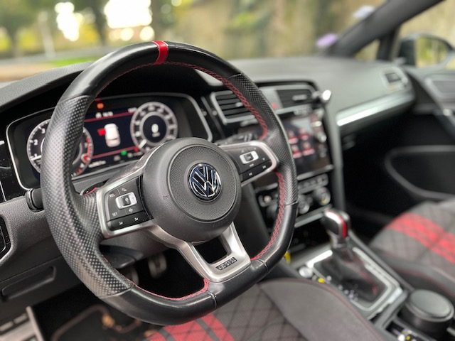 VOLKSWAGEN GOLF 2019