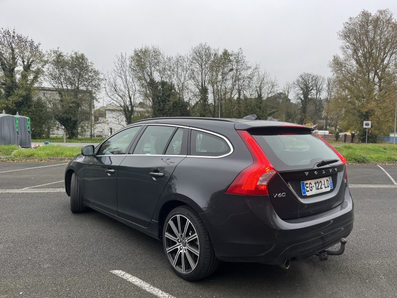 VOLVO V60 2016